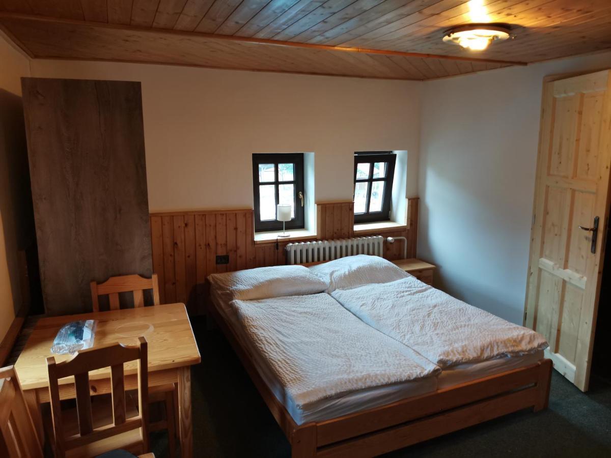 Penzion U Hrocha Lučany nad Nisou Exteriör bild